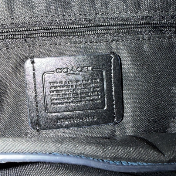 Coach Navy and Cream Shoulder Bag - Picture 4 of 5